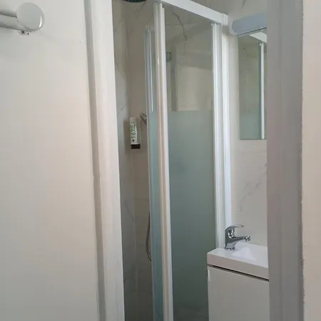 Arty Porte De Versailles By River Vandrerhjem Paris