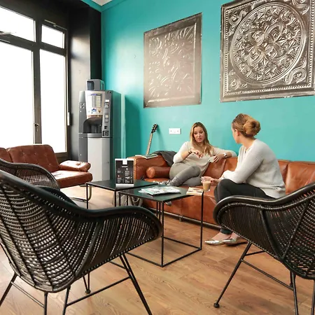 Arty Porte De Versailles By River *