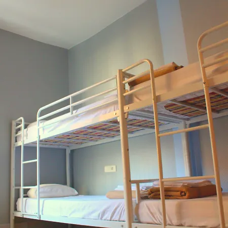 Arty Porte De Versailles By River Vandrerhjem Paris