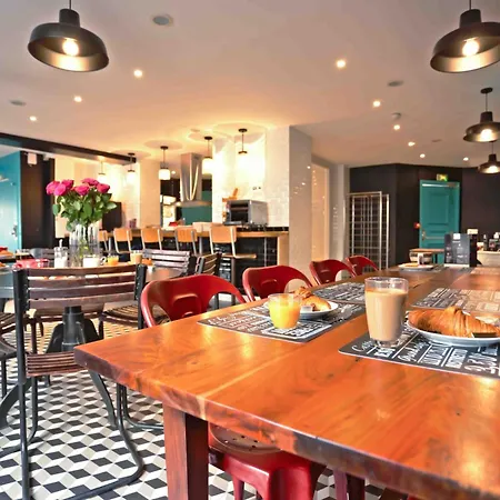 Arty Porte De Versailles By River Paris