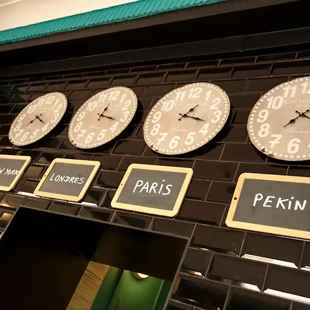 Arty Porte De Versailles By River