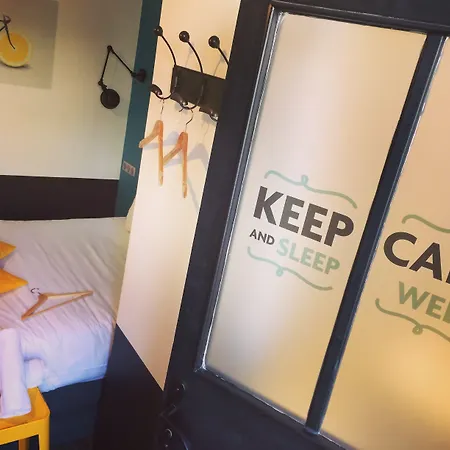 Vandrerhjem Arty Porte De Versailles By River