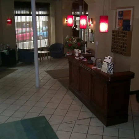 Arty Porte De Versailles By River Vandrerhjem *