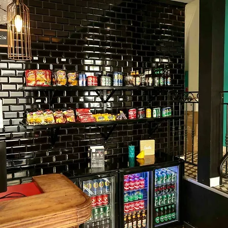 Arty Porte De Versailles By River Hostel *