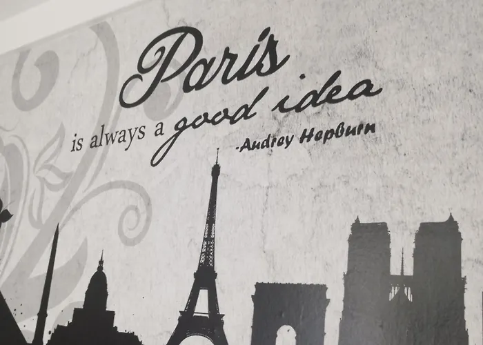 Arty Porte De Versailles By River Vandrarhem Paris