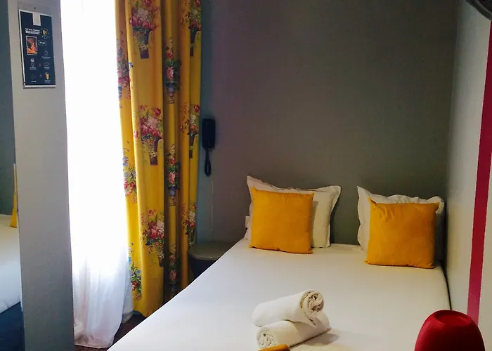 Arty Porte De Versailles By River Paris