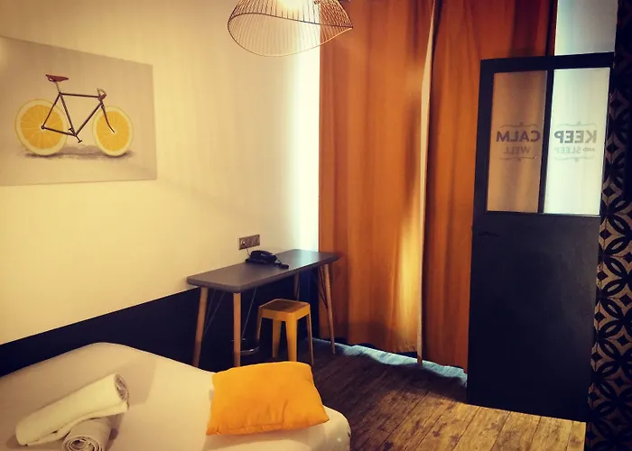 Arty Porte De Versailles By River Paris