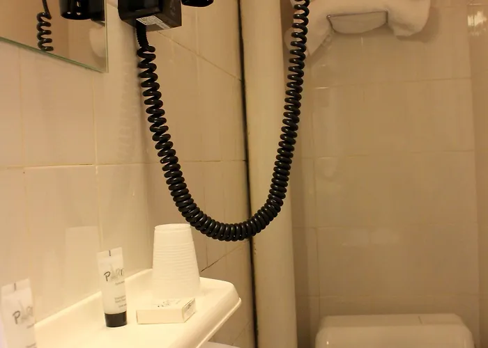 Arty Porte De Versailles By River Paris