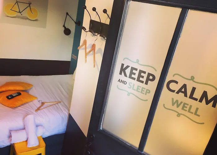 Vandrarhem Arty Porte De Versailles By River