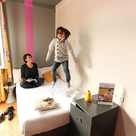 Hostal Arty Porte De Versailles By River