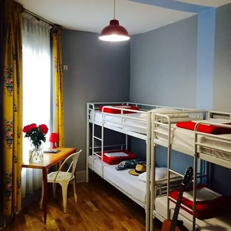 Arty Porte De Versailles By River Hostel *