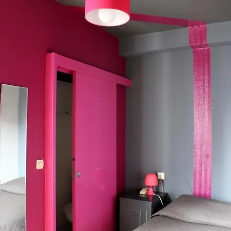 Hostal Arty Porte De Versailles By River