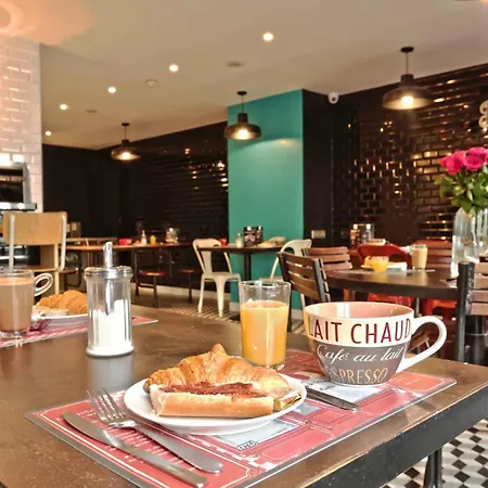 Hostel Arty Porte De Versailles By River *