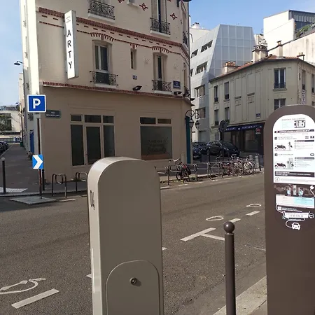 Hostel Arty Porte De Versailles By River *