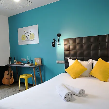 Hostel Arty Porte De Versailles By River *