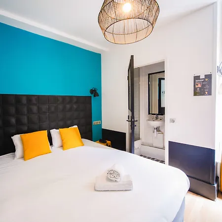 Arty Porte De Versailles By River Hostel *