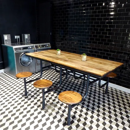 Arty Porte De Versailles By River Hostel