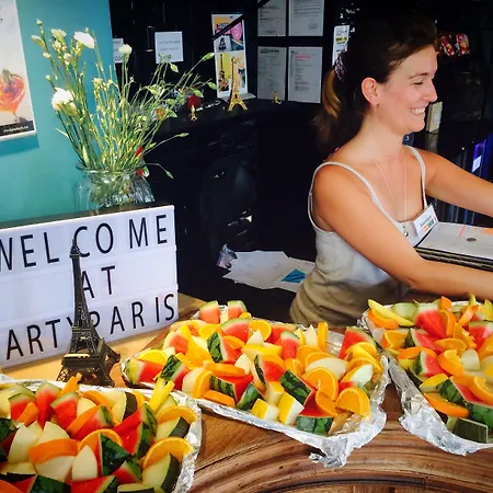 Arty Porte De Versailles By River Hostel