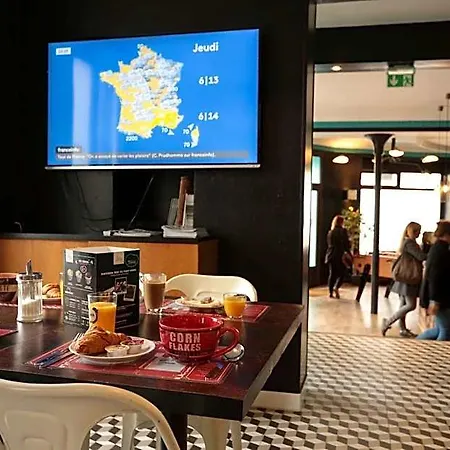 Arty Porte De Versailles By River Hostel *