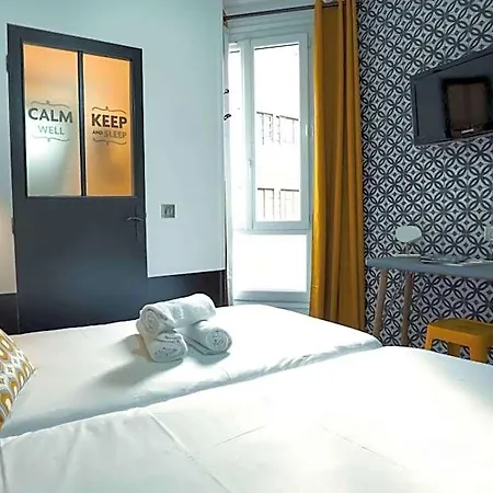 Arty Porte De Versailles By River Hostel