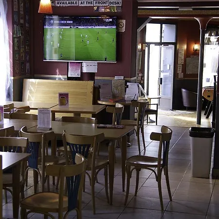 Arty Porte De Versailles By River Hostel *