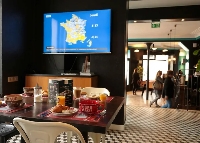 Arty Porte De Versailles By River