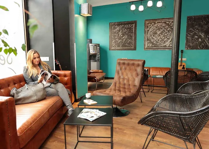 Хостел Arty Porte De Versailles By River Париж