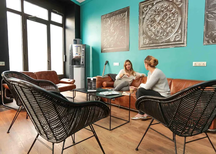 Arty Porte De Versailles By River *