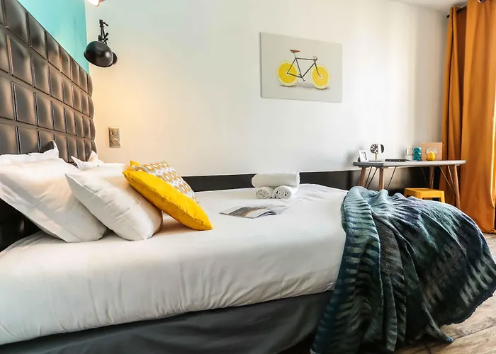 Hostel Arty Porte De Versailles By River *