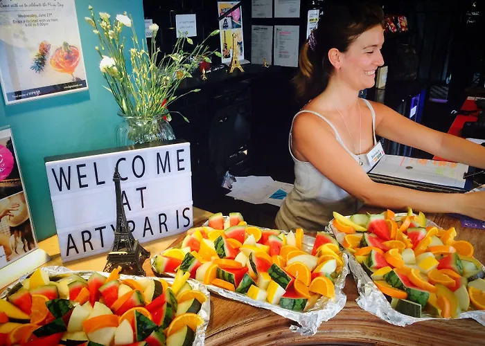 Arty Porte De Versailles By River Hostel