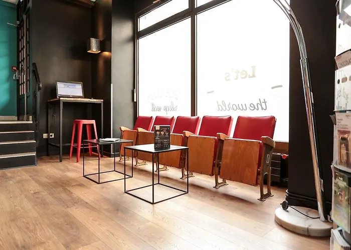 Hostel Arty Porte De Versailles By River Paryż