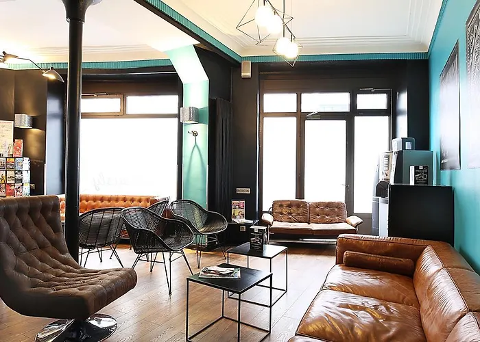 Arty Porte De Versailles By River