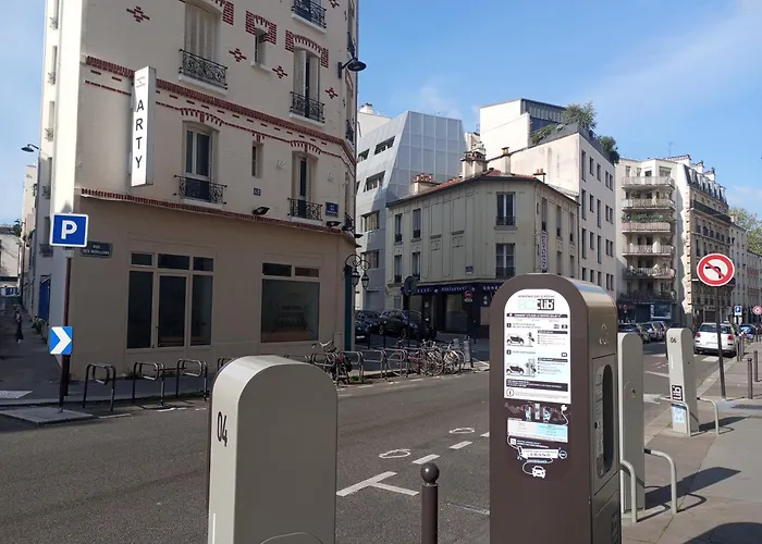 Arty Porte De Versailles By River * باريس